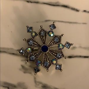 Snowflake pin